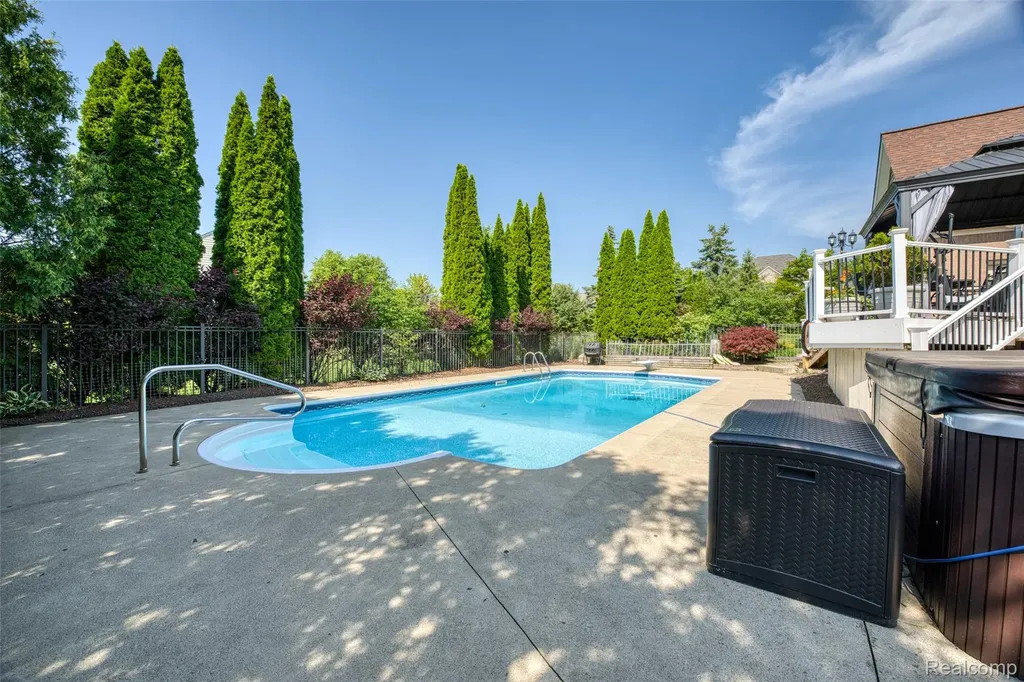 49335 Dominion Court Canton Charter Township MI 48187