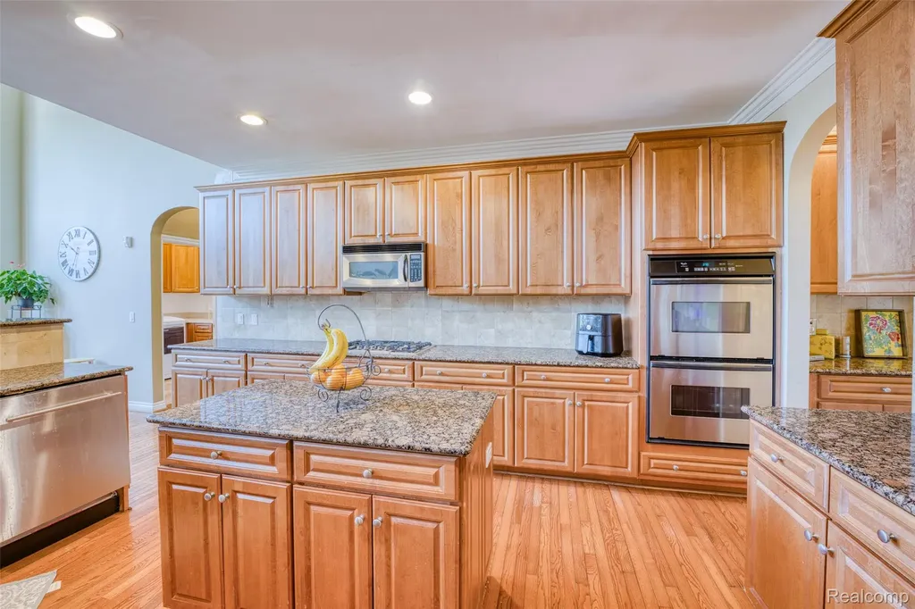 49335 Dominion Court Canton Charter Township MI 48187