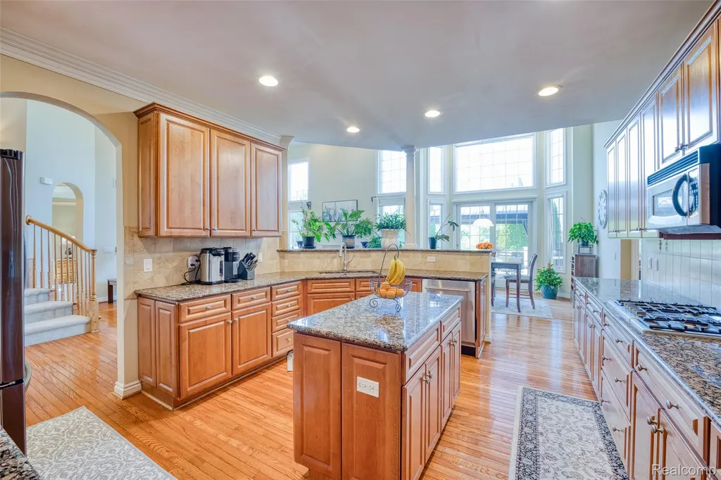 49335 Dominion Court Canton Charter Township MI 48187