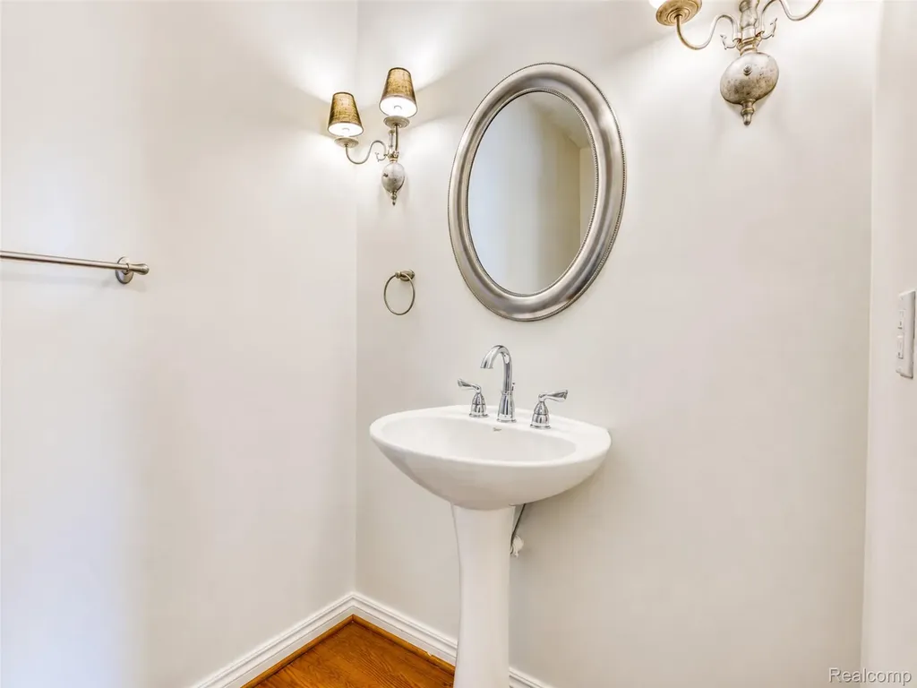 49335 Dominion Court Canton Charter Township MI 48187