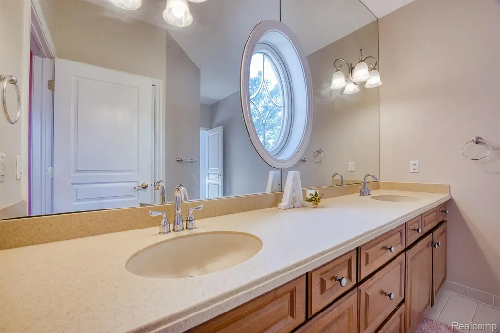 49335 Dominion Court Canton Charter Township MI 48187