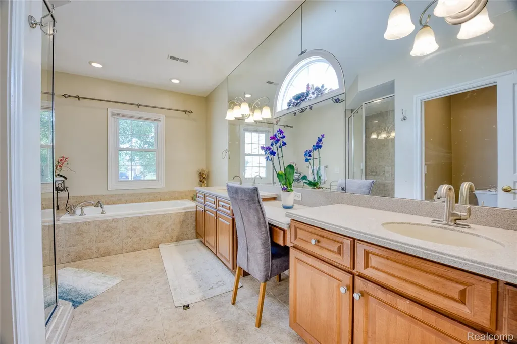 49335 Dominion Court Canton Charter Township MI 48187