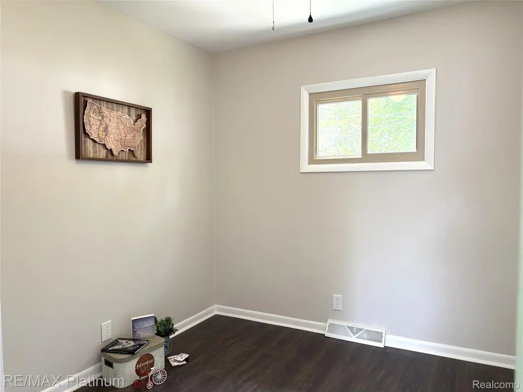 208 Devonshire Street York Charter Township MI 48198