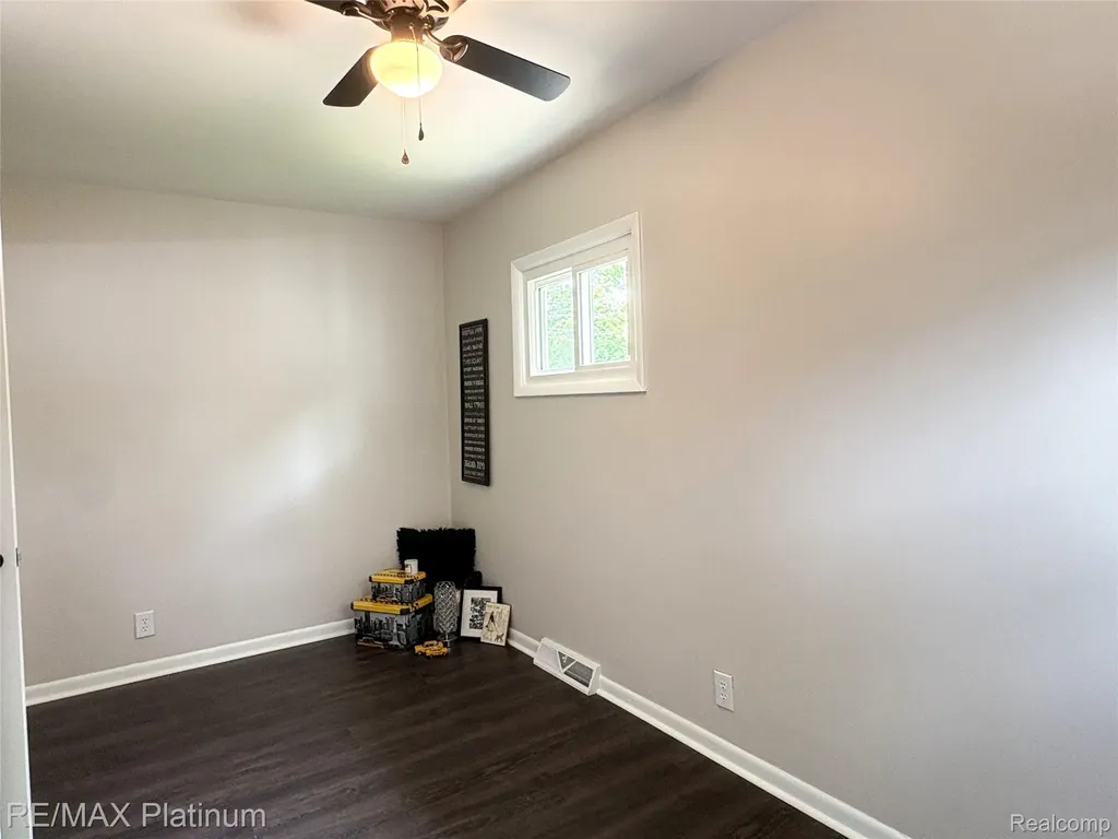 208 Devonshire Street York Charter Township MI 48198