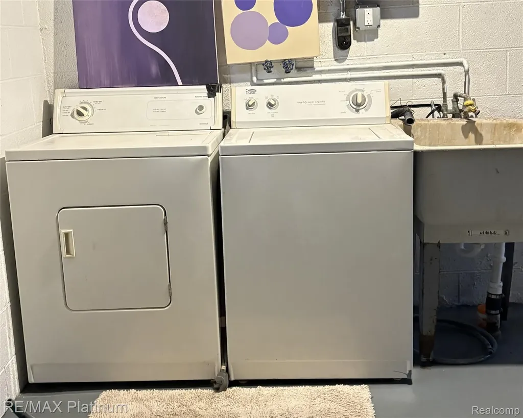 208 Devonshire Street York Charter Township MI 48198