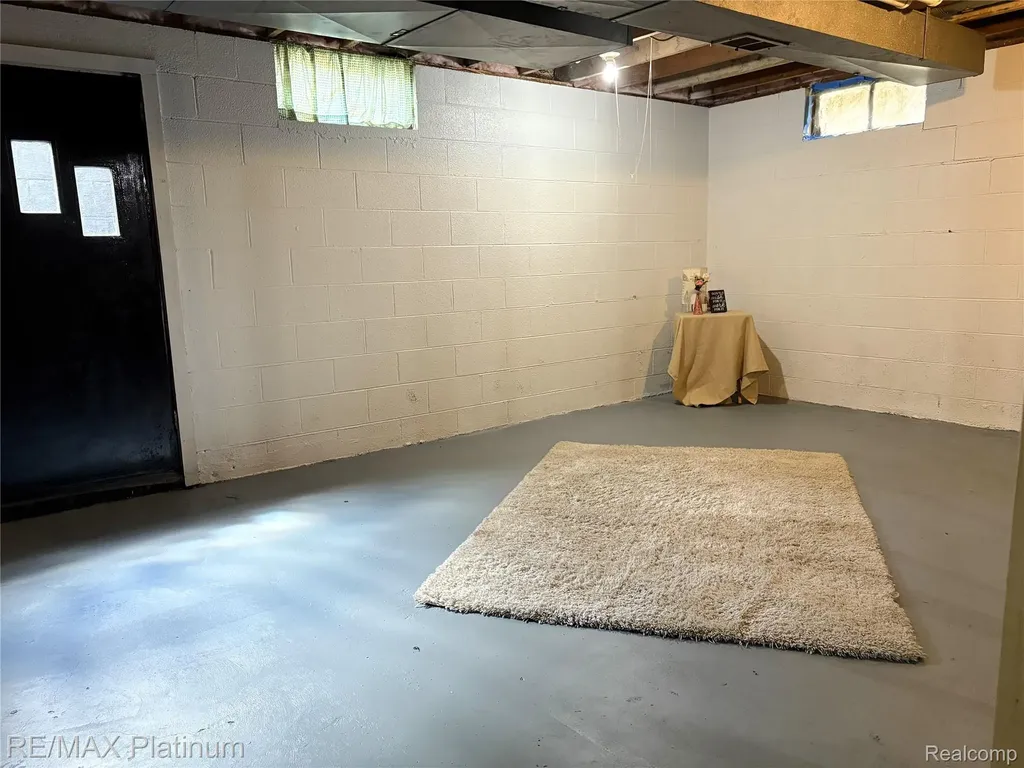 208 Devonshire Street York Charter Township MI 48198