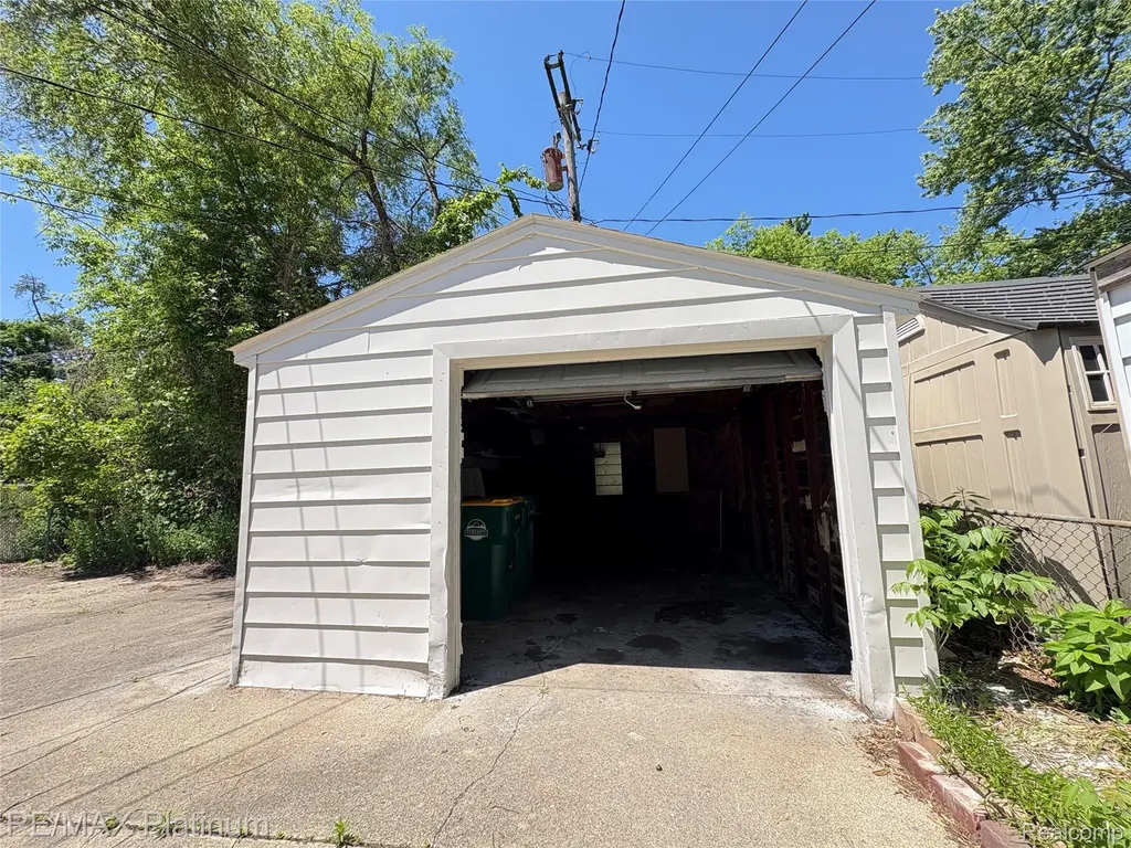 208 Devonshire Street York Charter Township MI 48198