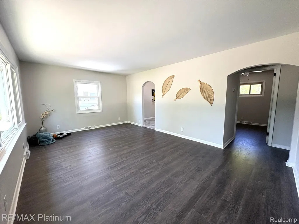 208 Devonshire Street York Charter Township MI 48198
