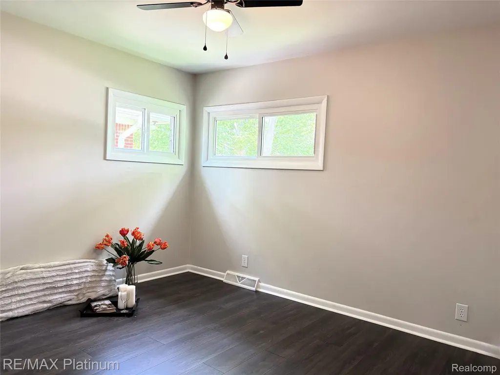 208 Devonshire Street York Charter Township MI 48198