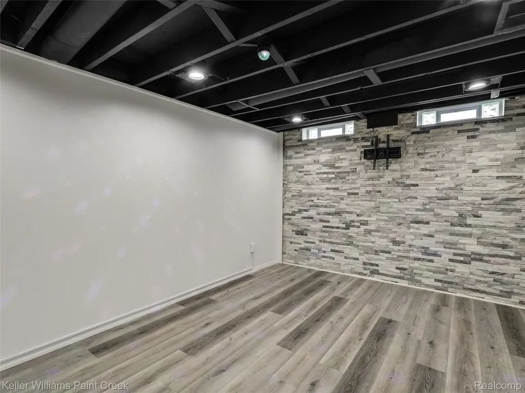 36650 Park Place Drive Sterling Heights City MI 48310