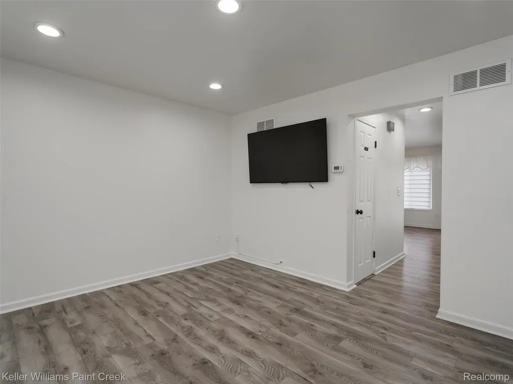 36650 Park Place Drive Sterling Heights City MI 48310