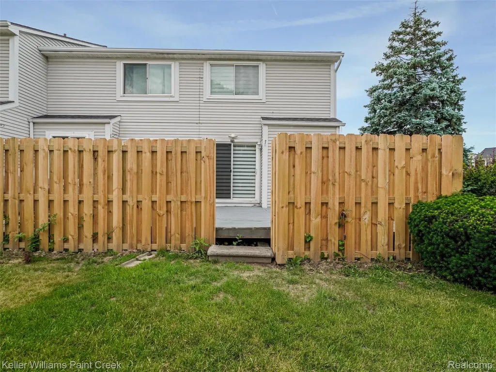 36650 Park Place Drive Sterling Heights City MI 48310
