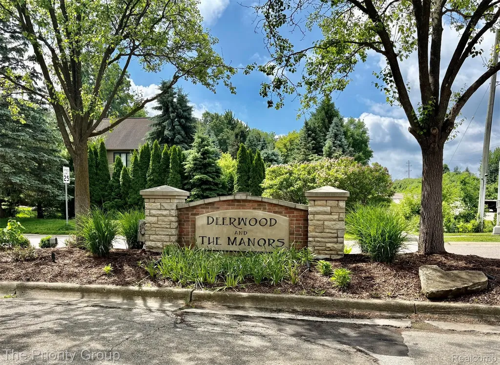 6248 E Crest Forest Court Independence Charter Township MI 48348