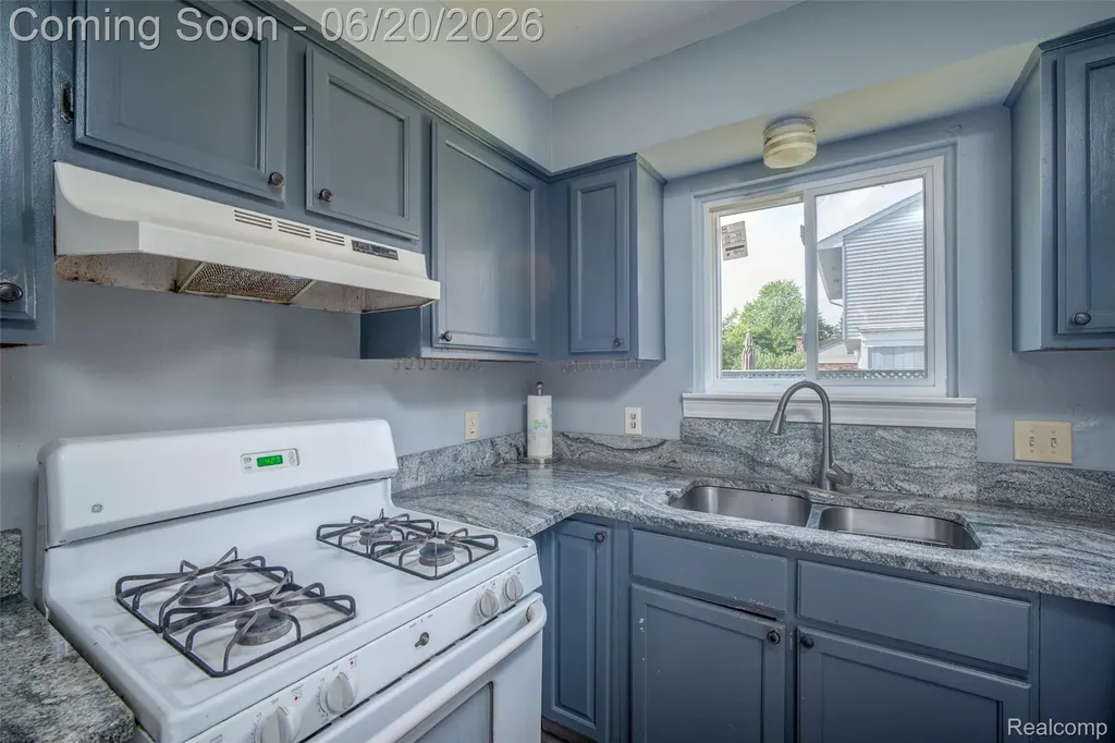 1129 Whittier Drive Canton Charter Township MI 48187