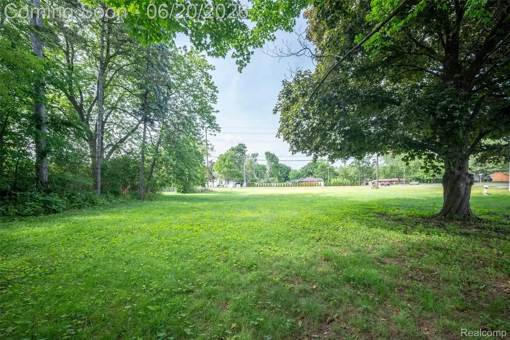3557 W Walton Boulevard Waterford Charter Township MI 48329