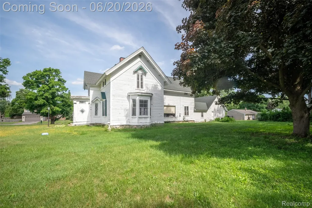 3557 W Walton Boulevard Waterford Charter Township MI 48329