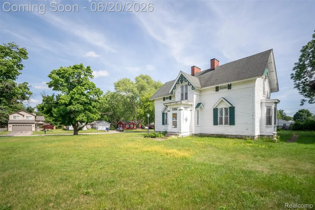 3557 W Walton Boulevard Waterford Charter Township MI 48329
