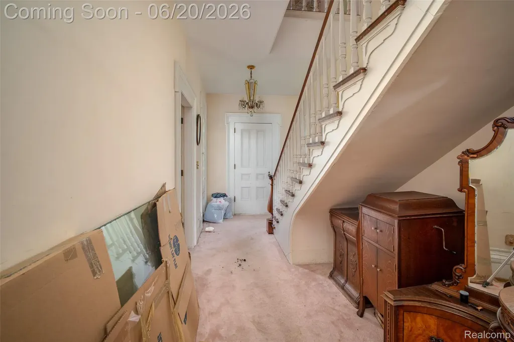 3557 W Walton Boulevard Waterford Charter Township MI 48329