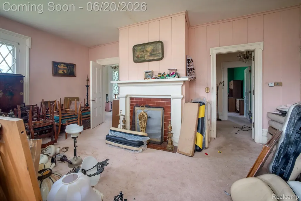 3557 W Walton Boulevard Waterford Charter Township MI 48329