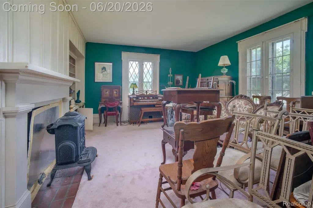 3557 W Walton Boulevard Waterford Charter Township MI 48329