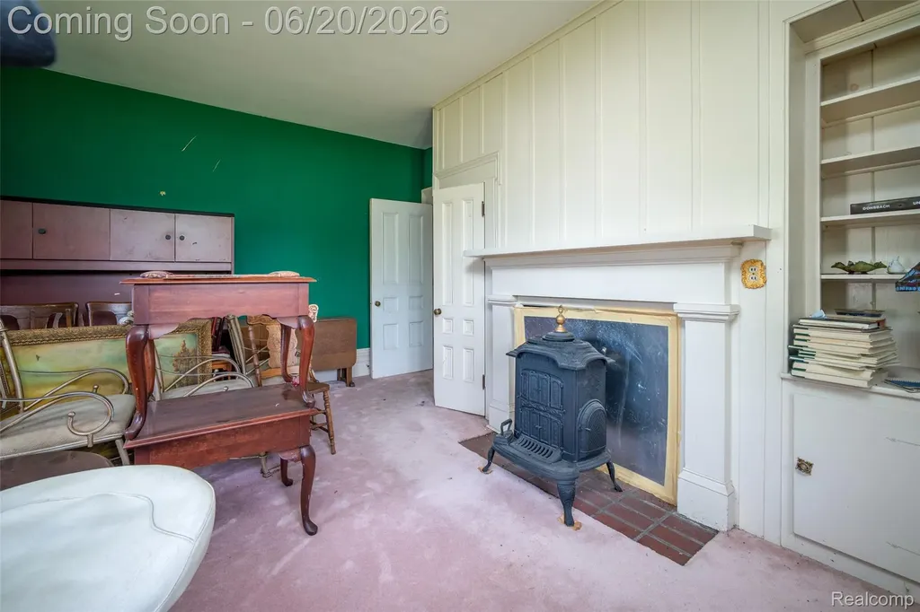 3557 W Walton Boulevard Waterford Charter Township MI 48329