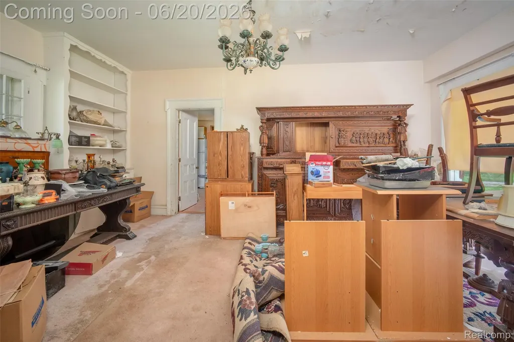 3557 W Walton Boulevard Waterford Charter Township MI 48329