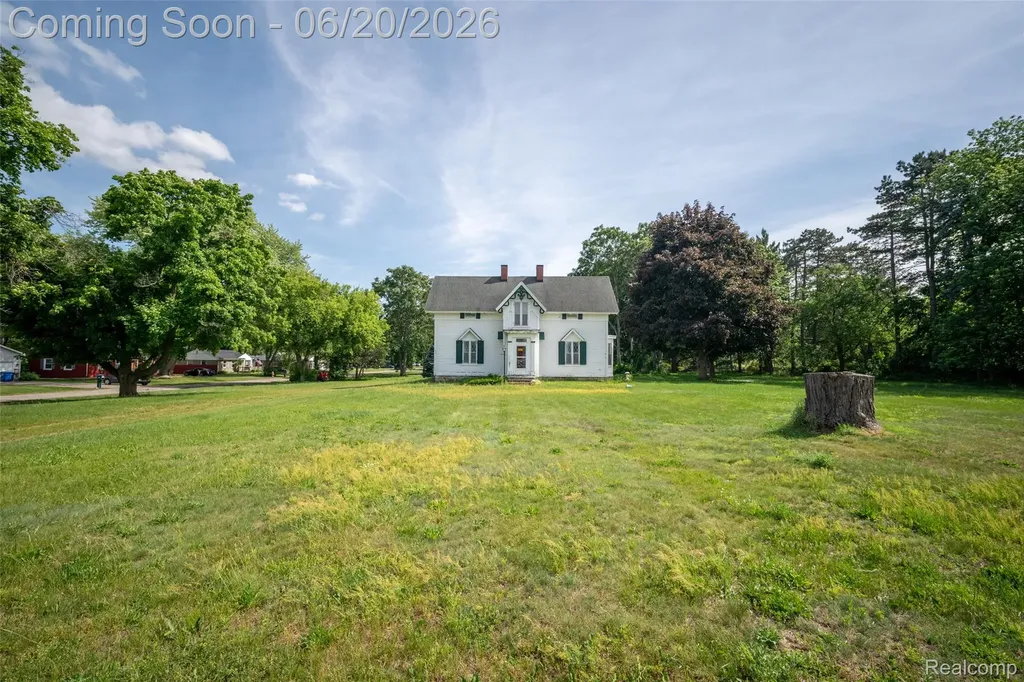 3557 W Walton Boulevard Waterford Charter Township MI 48329