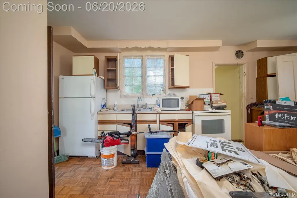 3557 W Walton Boulevard Waterford Charter Township MI 48329
