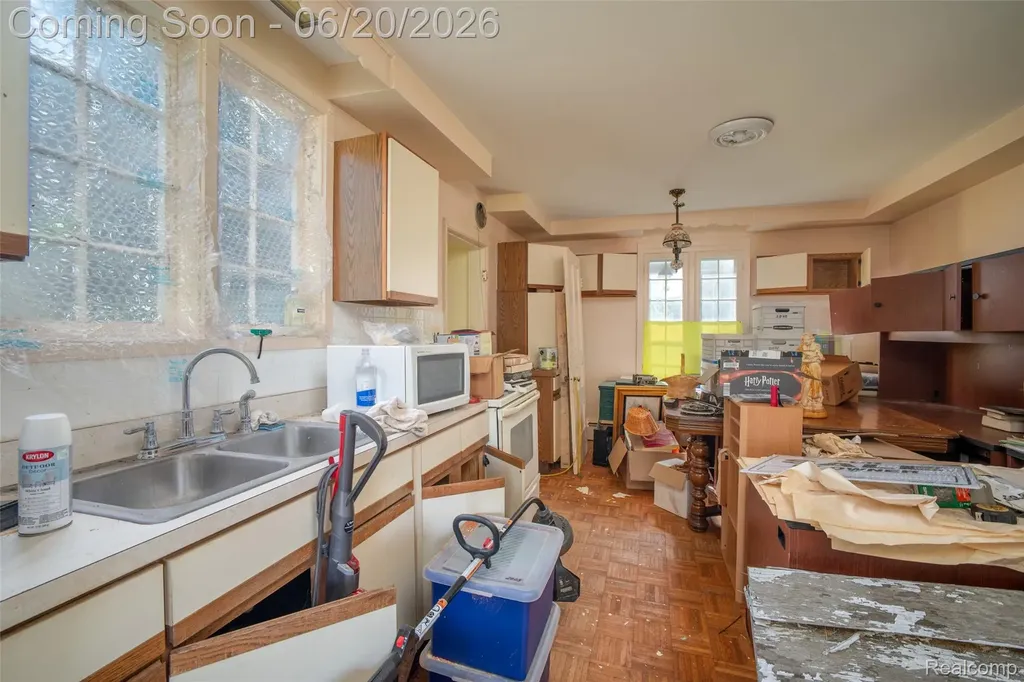 3557 W Walton Boulevard Waterford Charter Township MI 48329