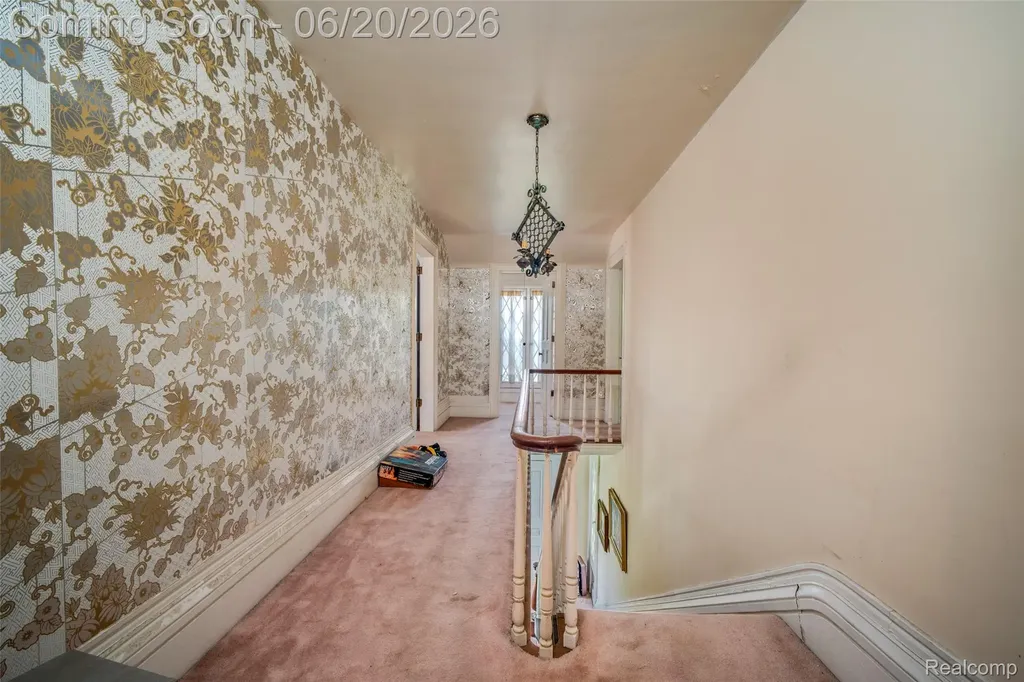 3557 W Walton Boulevard Waterford Charter Township MI 48329
