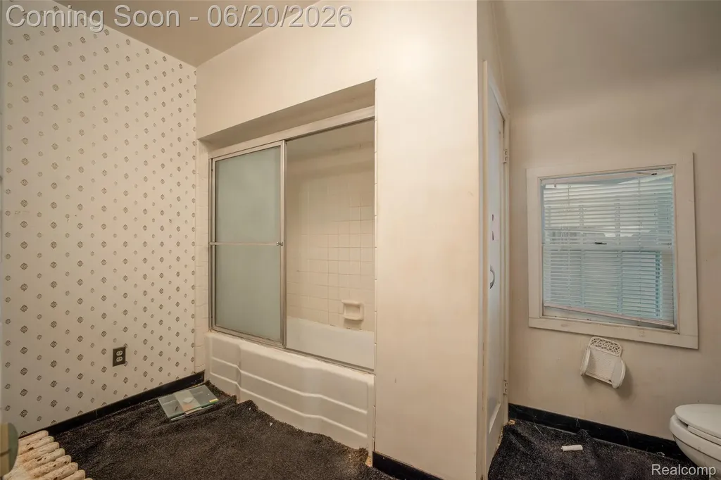 3557 W Walton Boulevard Waterford Charter Township MI 48329