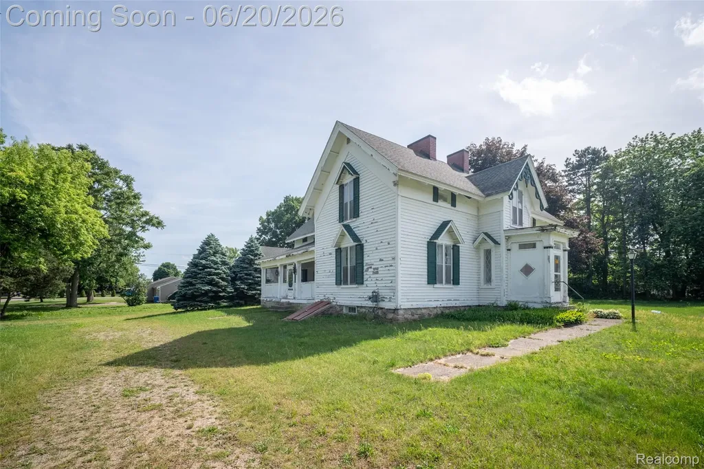 3557 W Walton Boulevard Waterford Charter Township MI 48329