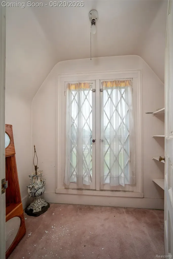 3557 W Walton Boulevard Waterford Charter Township MI 48329