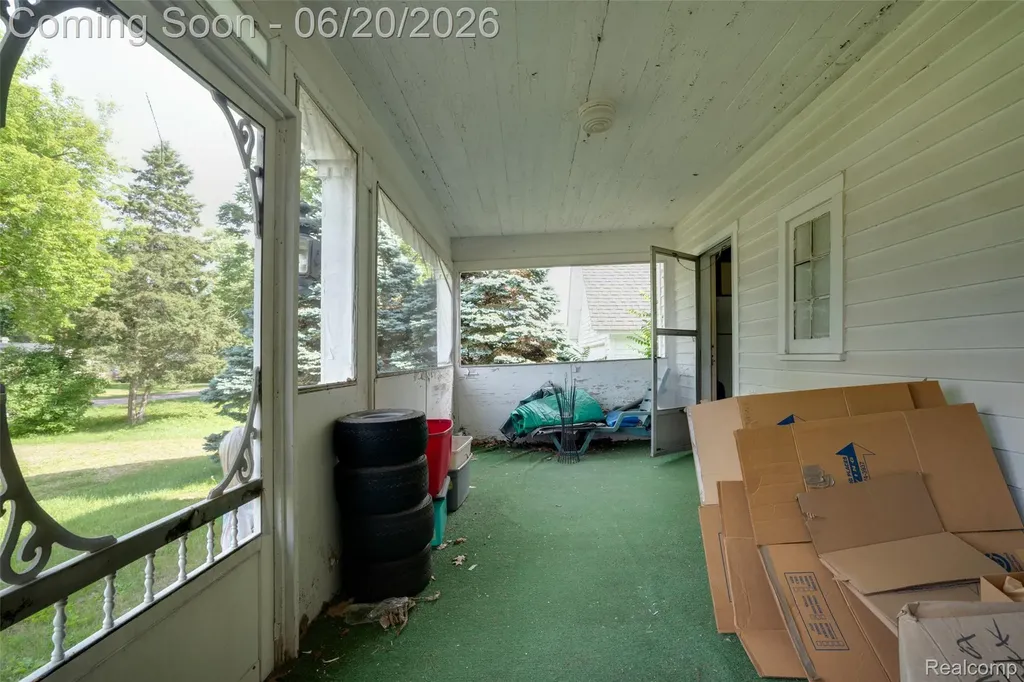 3557 W Walton Boulevard Waterford Charter Township MI 48329