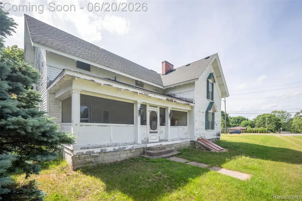 3557 W Walton Boulevard Waterford Charter Township MI 48329