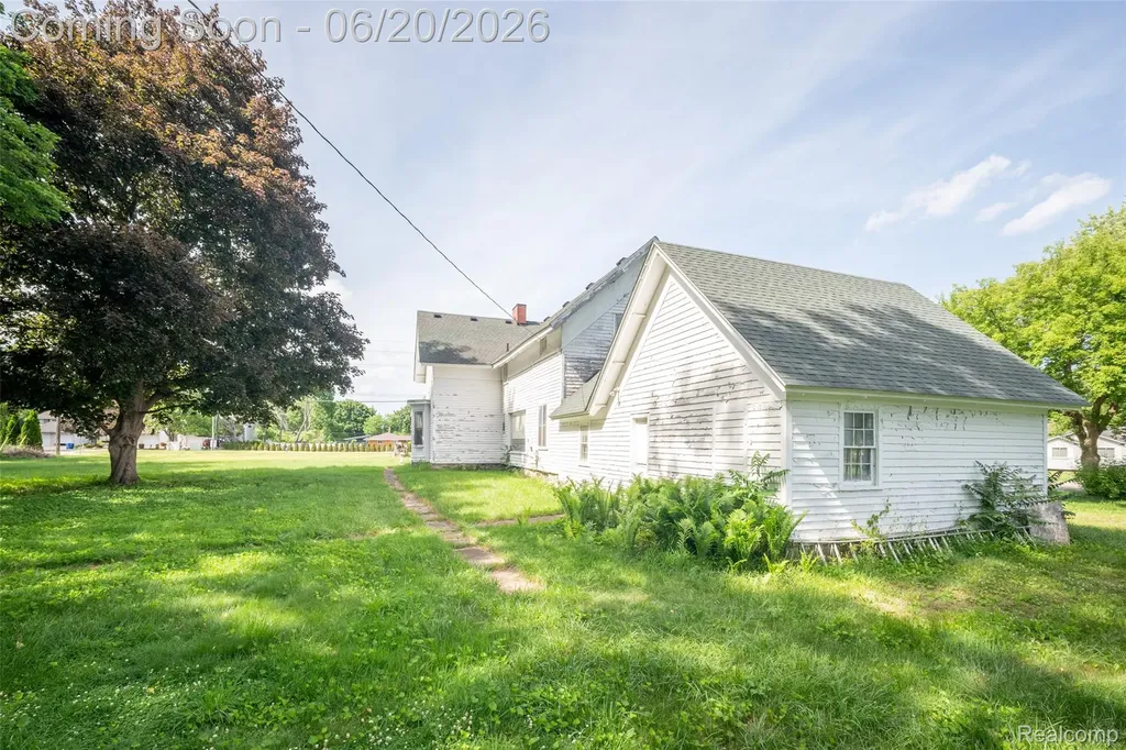 3557 W Walton Boulevard Waterford Charter Township MI 48329