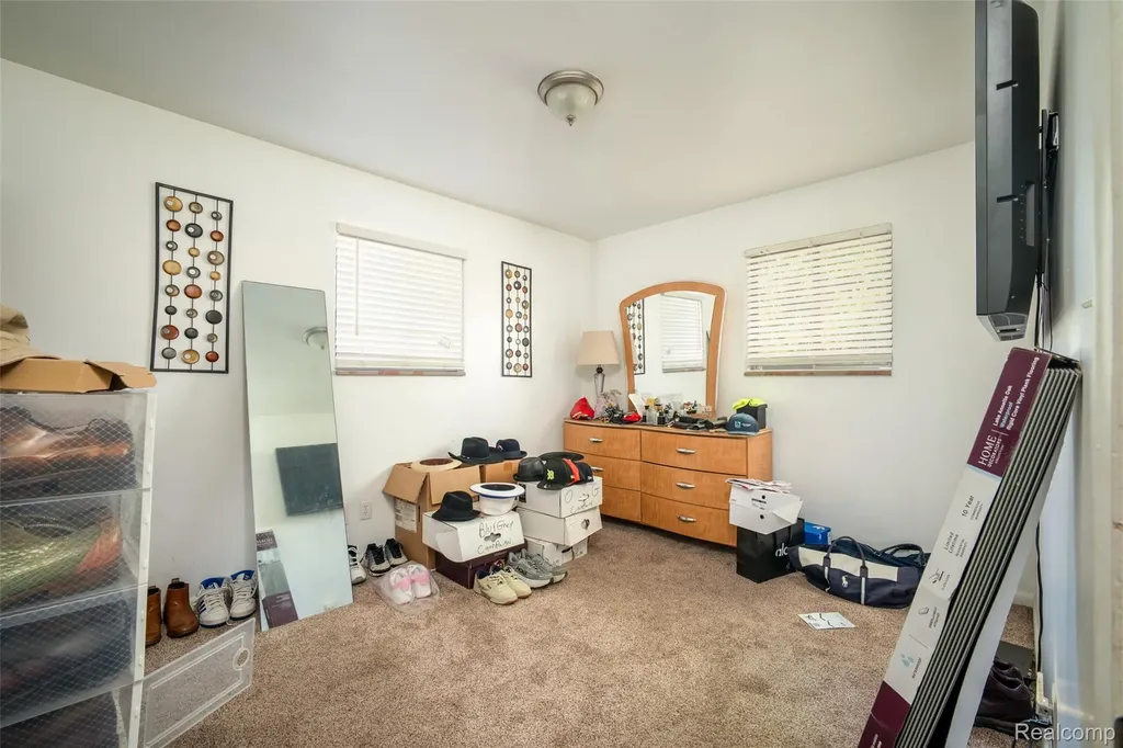 21328 Sloan Drive Harper Woods City MI 48225