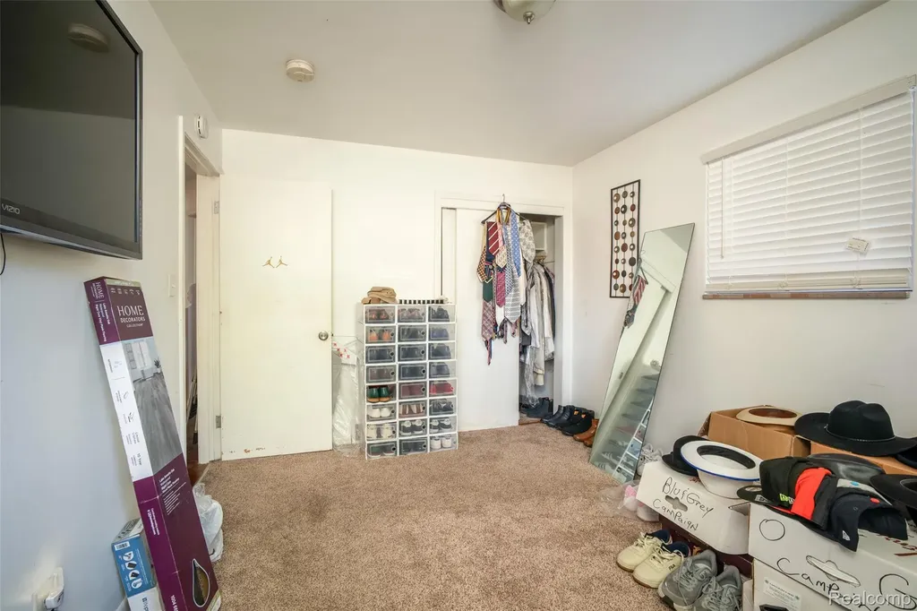 21328 Sloan Drive Harper Woods City MI 48225