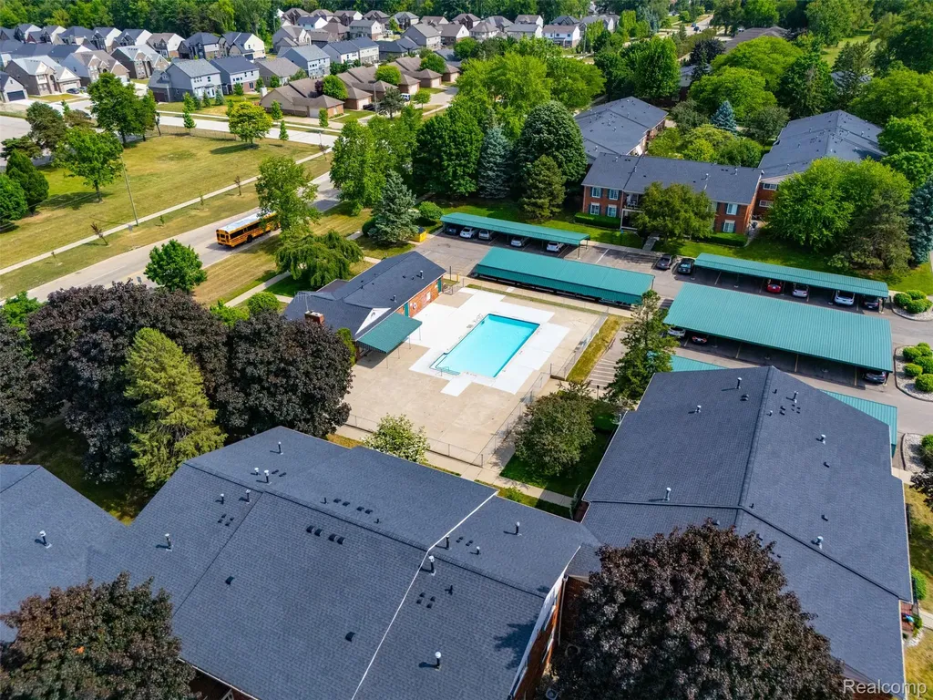 12042 15 Mile Road Sterling Heights City MI 48312