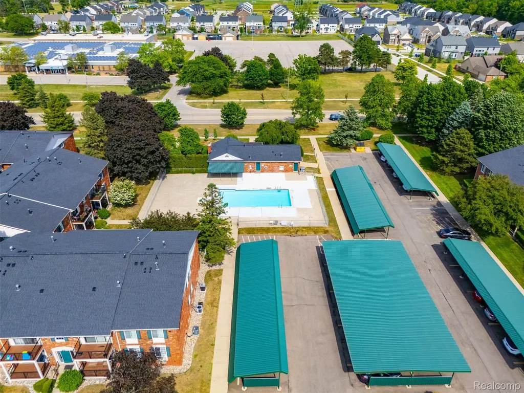 12042 15 Mile Road Sterling Heights City MI 48312