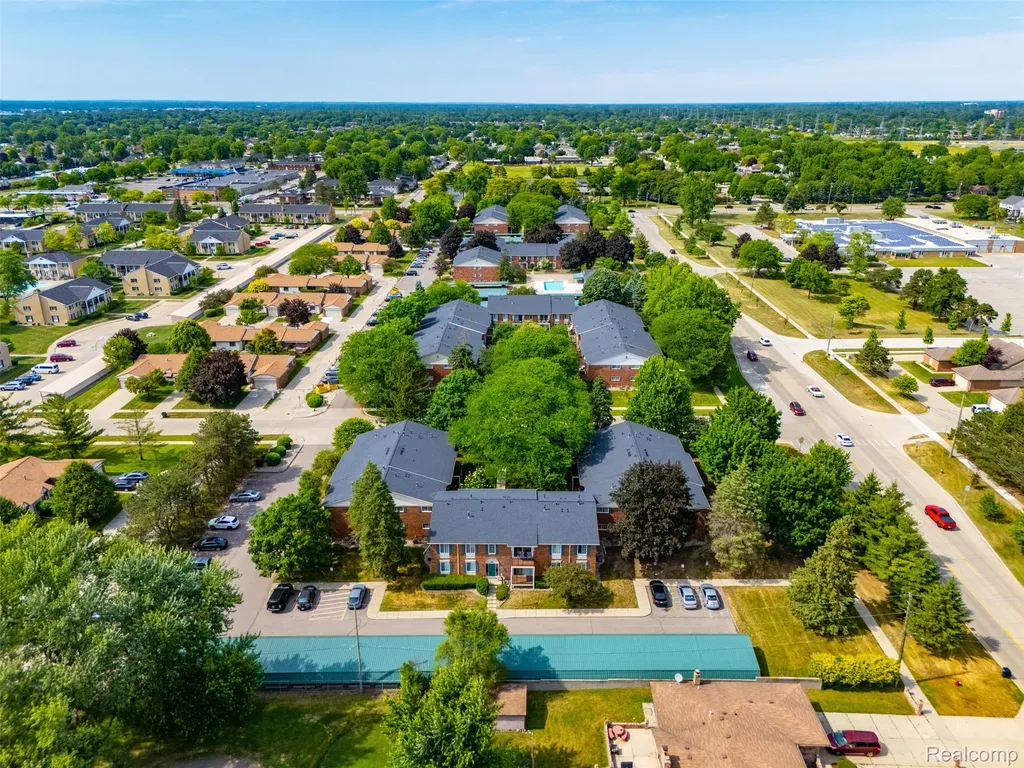 12042 15 Mile Road Sterling Heights City MI 48312