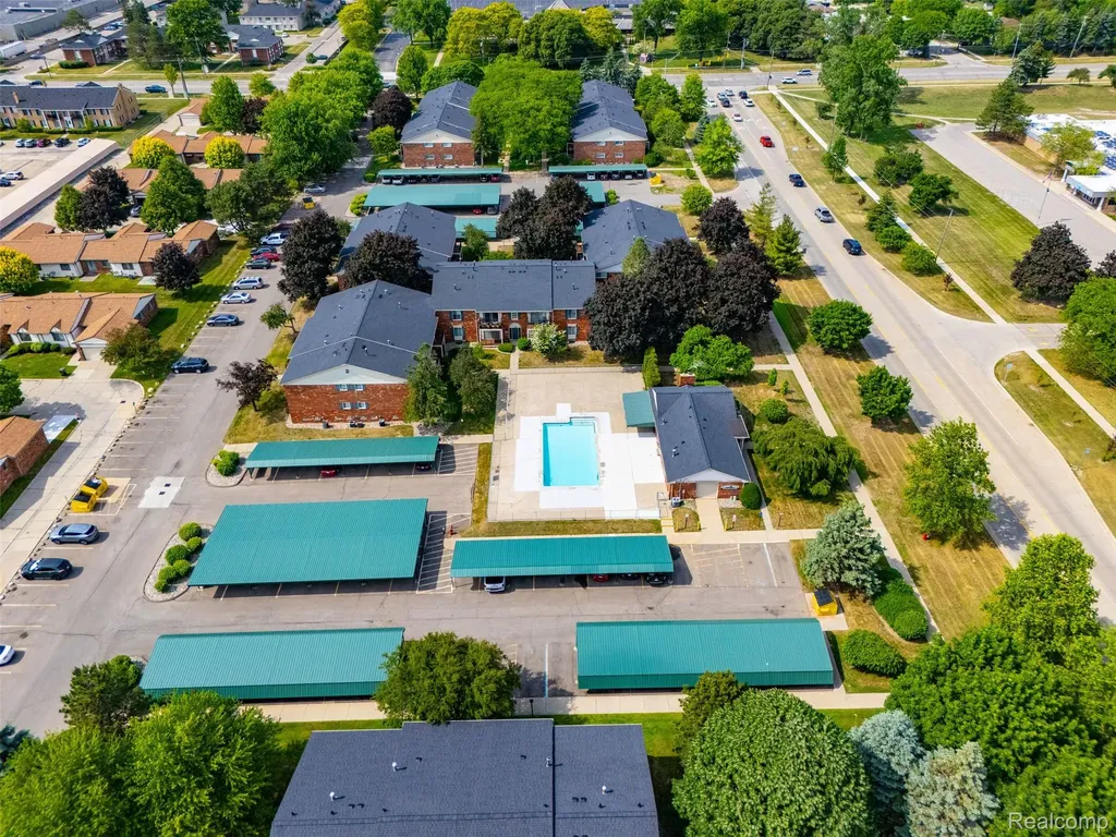 12042 15 Mile Road Sterling Heights City MI 48312