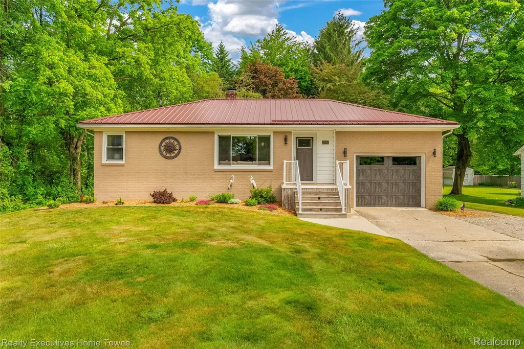 2640 Huckleberry Lane Port Huron Charter Township MI 48060