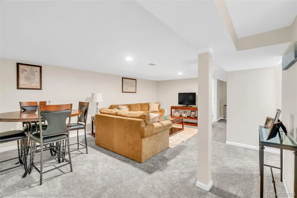 2640 Huckleberry Lane Port Huron Charter Township MI 48060