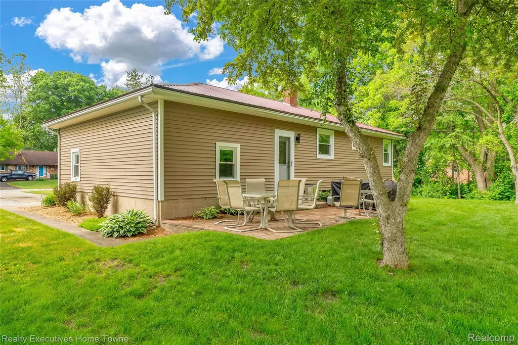 2640 Huckleberry Lane Port Huron Charter Township MI 48060