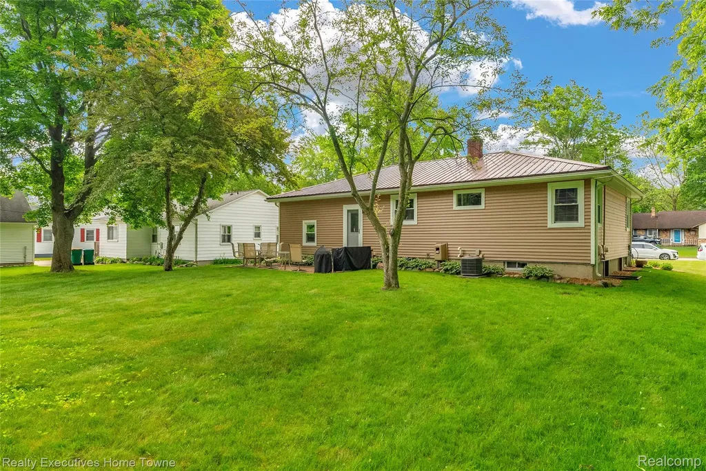 2640 Huckleberry Lane Port Huron Charter Township MI 48060