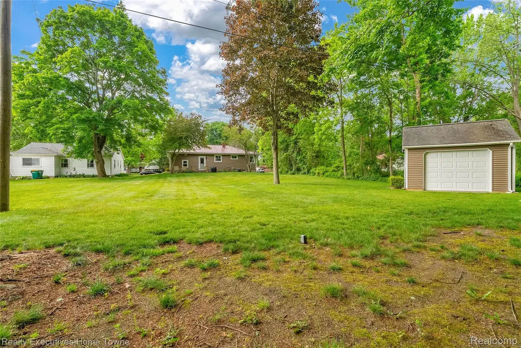 2640 Huckleberry Lane Port Huron Charter Township MI 48060