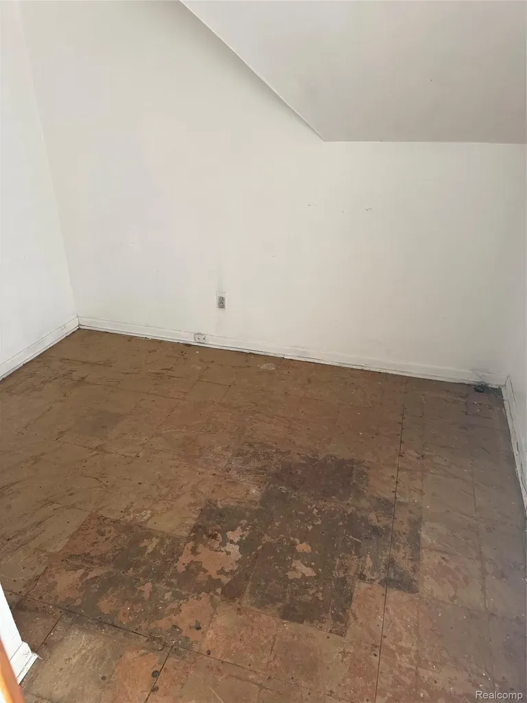 14750 Mettetal Street Detroit City MI 48227