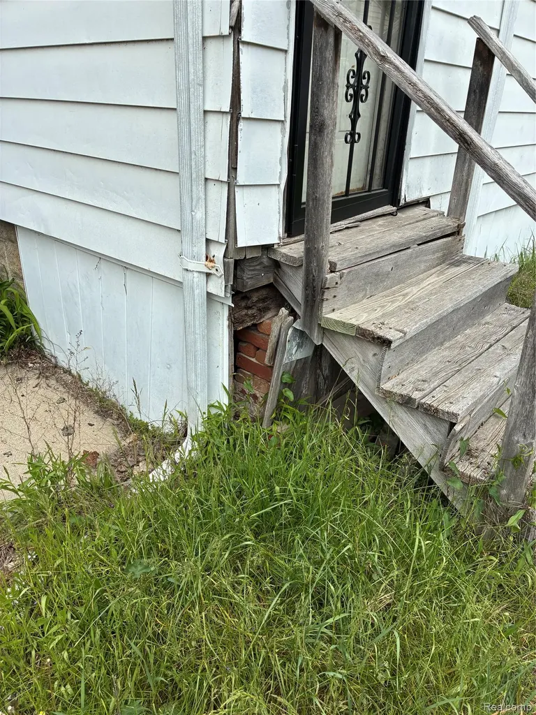 14750 Mettetal Street Detroit City MI 48227