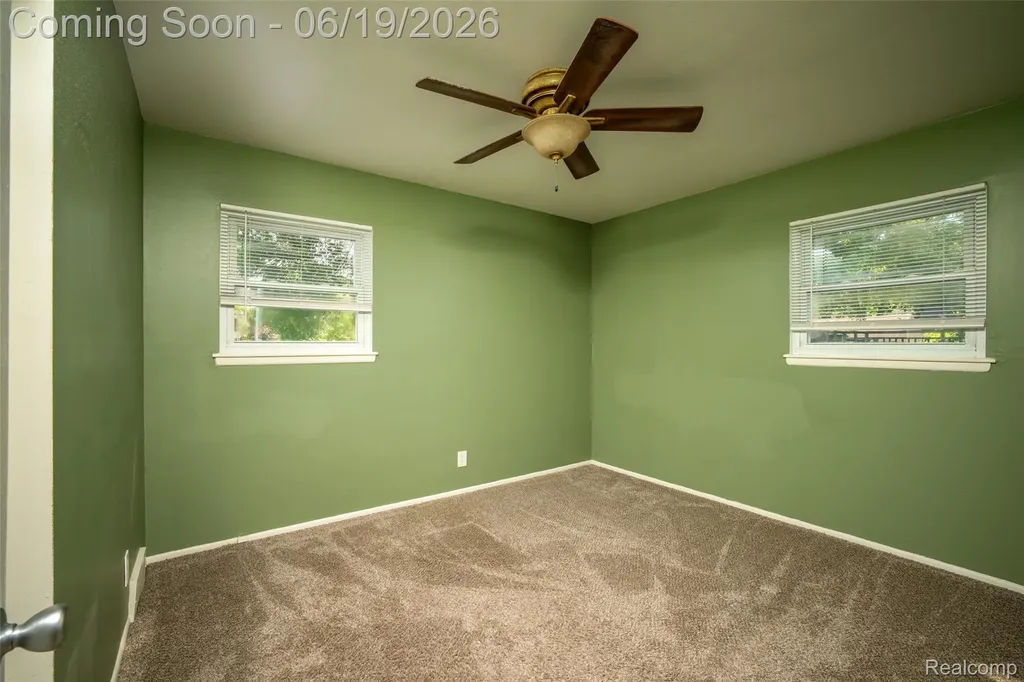 23814 Elmira Street St. Clair Shores City MI 48082